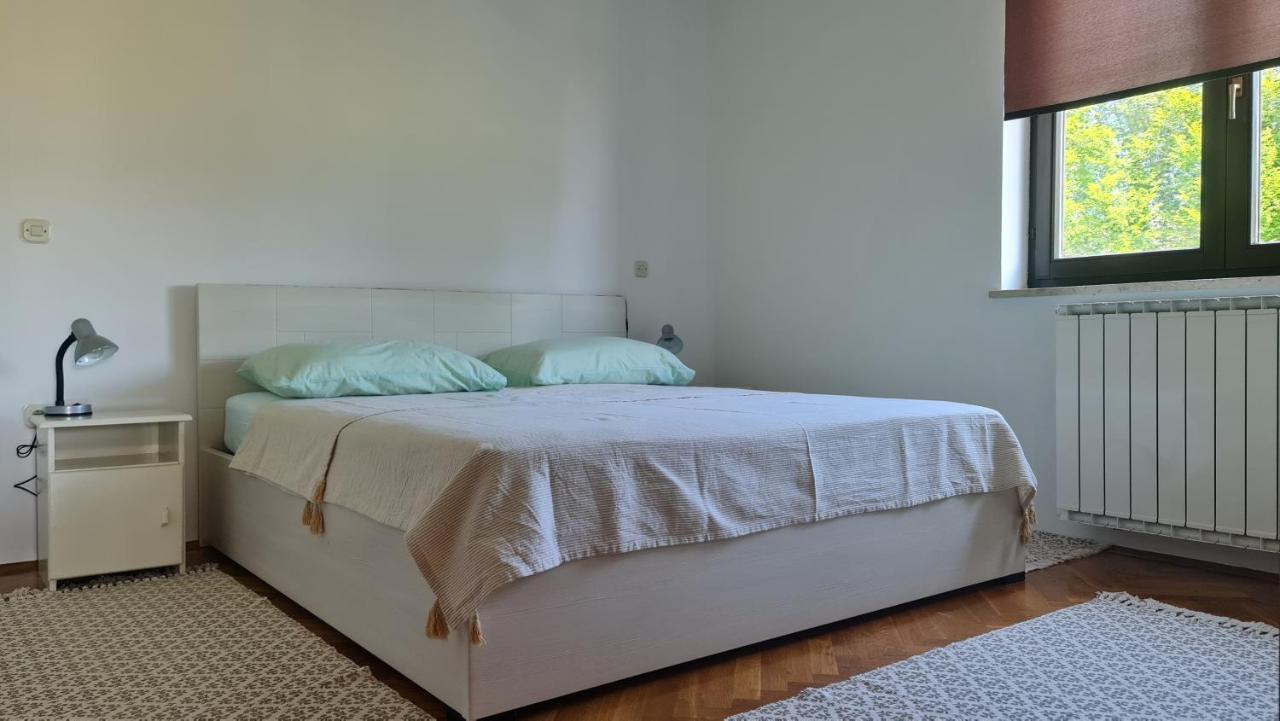 Ferienwohnung Minhen Muntić Exterior foto