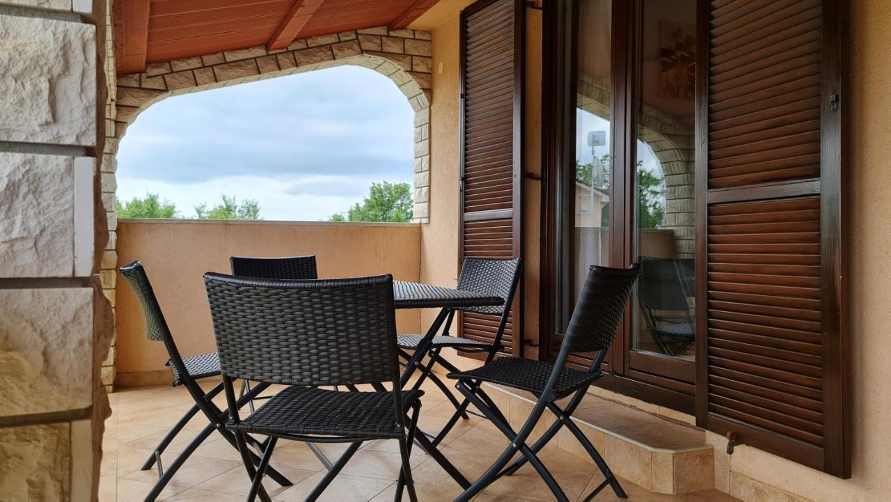 Ferienwohnung Minhen Muntić Exterior foto